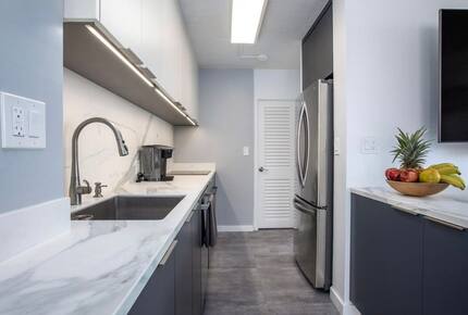 Ocean Front Paradise - Honolulu, Hawaii