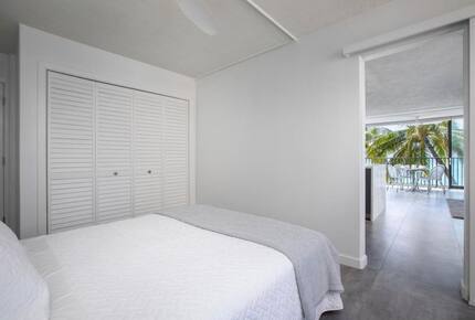 Ocean Front Paradise - Honolulu, Hawaii