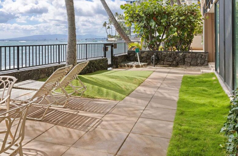 Ocean Front Paradise - Honolulu, Hawaii