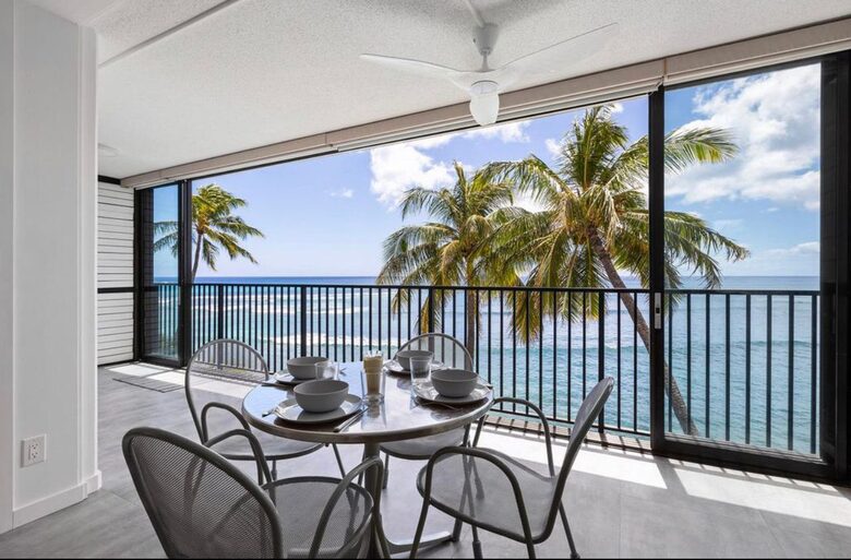 Ocean Front Paradise - Honolulu, Hawaii