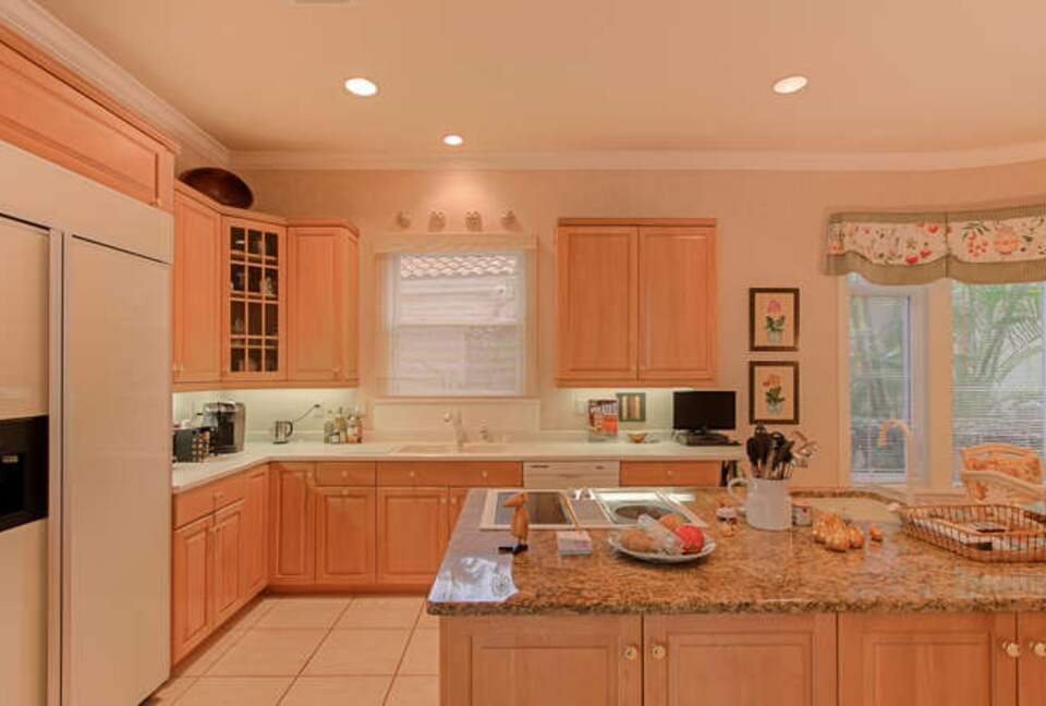 Sanibel Retreat on a Resort Island | Private country club golf course - Sanibel, Florida