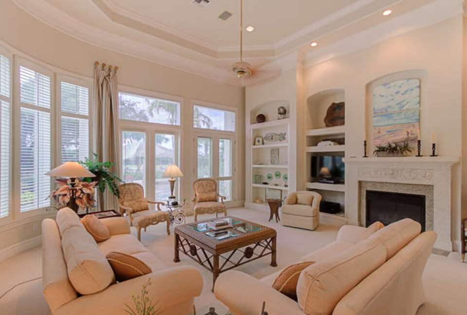 Sanibel Retreat on a Resort Island | Private country club golf course - Sanibel, Florida