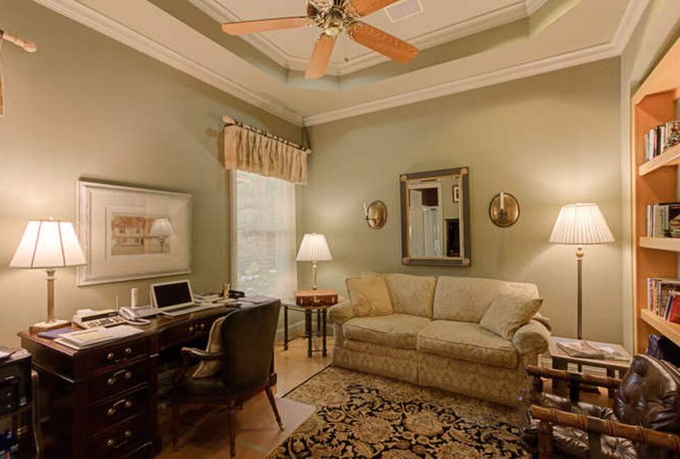 Sanibel Retreat on a Resort Island | Private country club golf course - Sanibel, Florida