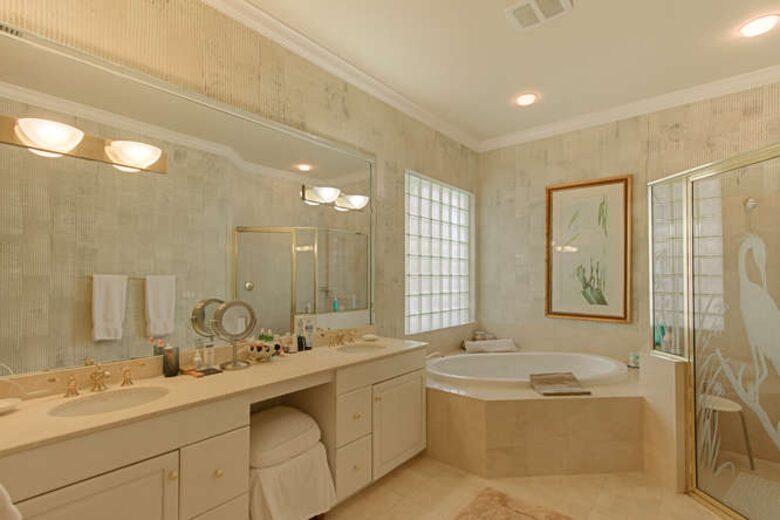 Sanibel Retreat on a Resort Island | Private country club golf course - Sanibel, Florida