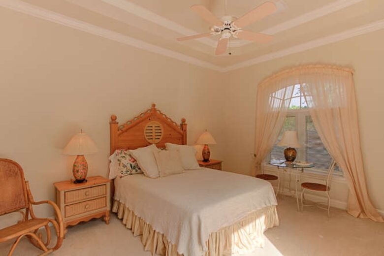 Sanibel Retreat on a Resort Island | Private country club golf course - Sanibel, Florida