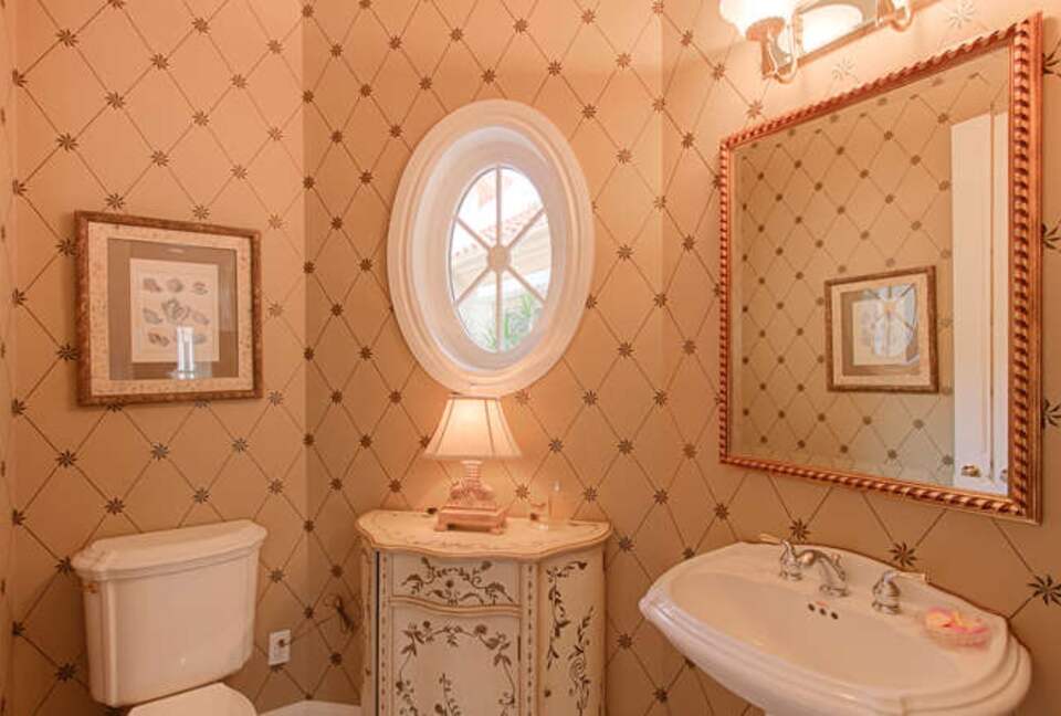 Sanibel Retreat on a Resort Island | Private country club golf course - Sanibel, Florida