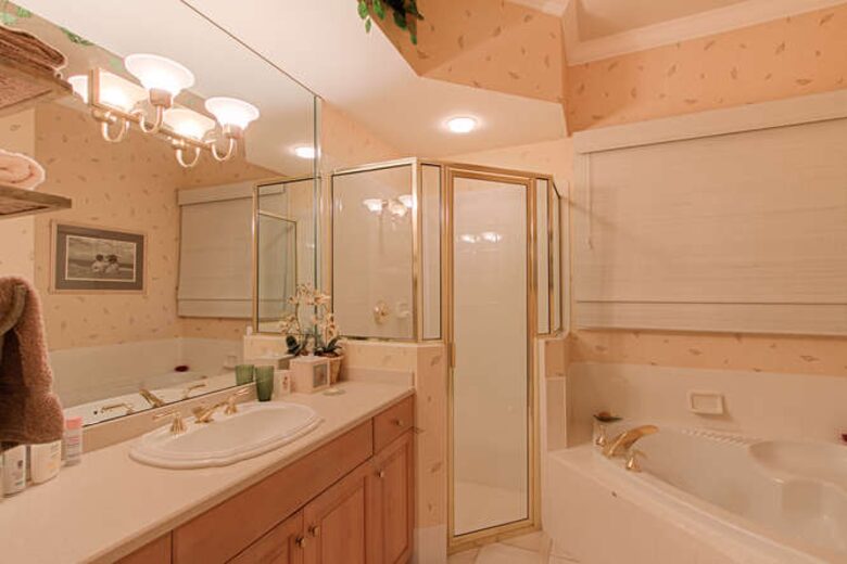 Sanibel Retreat on a Resort Island | Private country club golf course - Sanibel, Florida