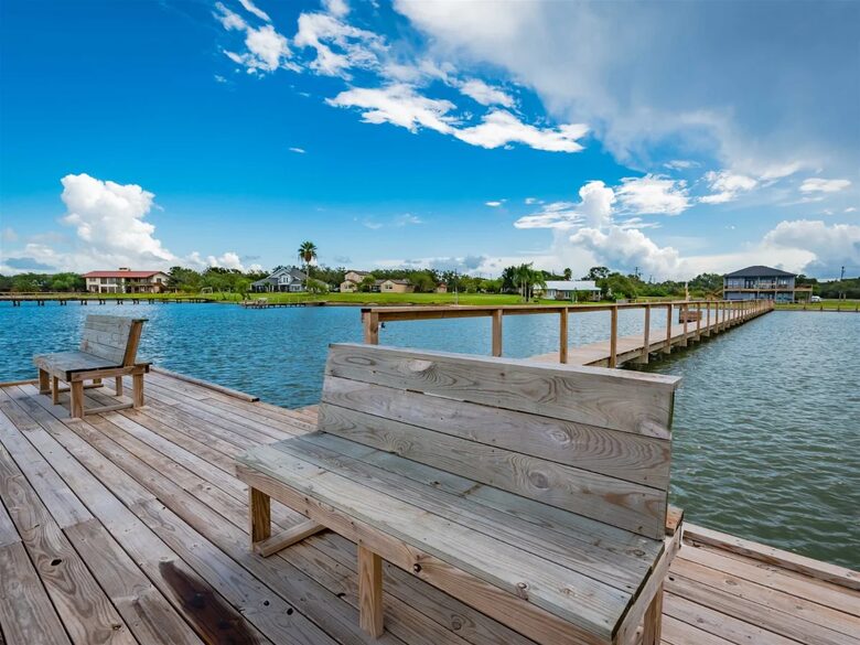 Tequila Sunset | With private pier and hot tub - Rockport, Texas