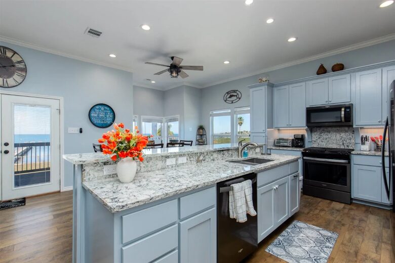 Tequila Sunset | With private pier and hot tub - Rockport, Texas