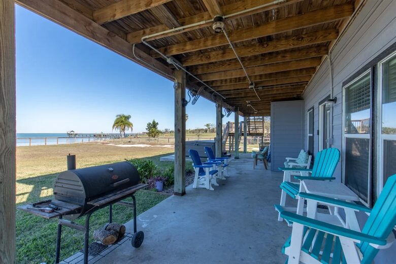 Tequila Sunset | With private pier and hot tub - Rockport, Texas