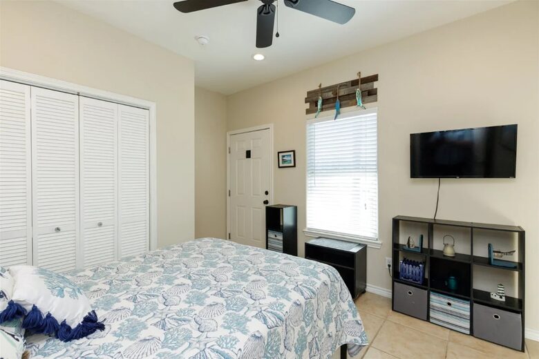 Tequila Sunset | With private pier and hot tub - Rockport, Texas