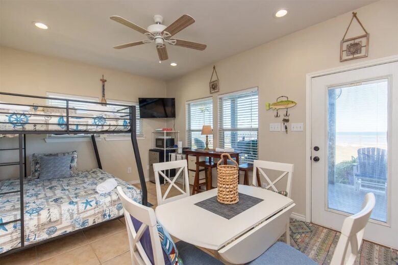 Tequila Sunset | With private pier and hot tub - Rockport, Texas