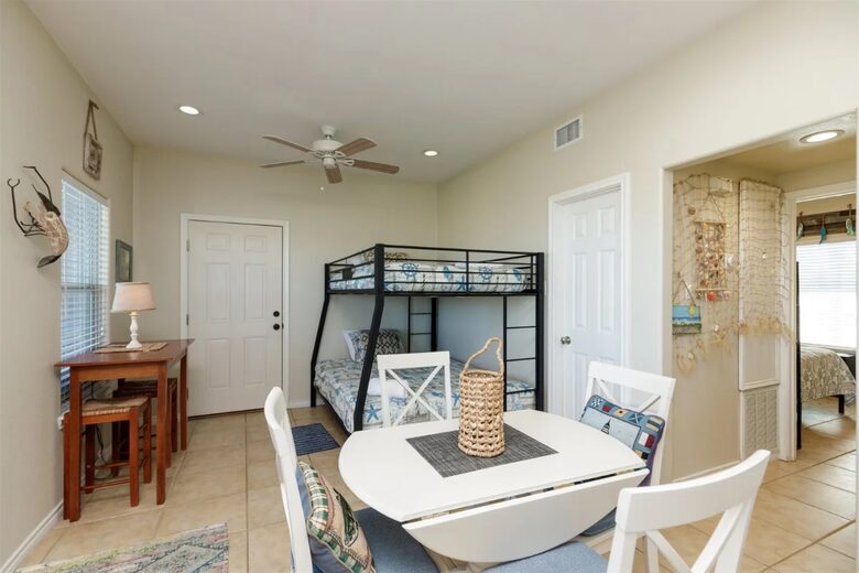 Tequila Sunset | With private pier and hot tub - Rockport, Texas