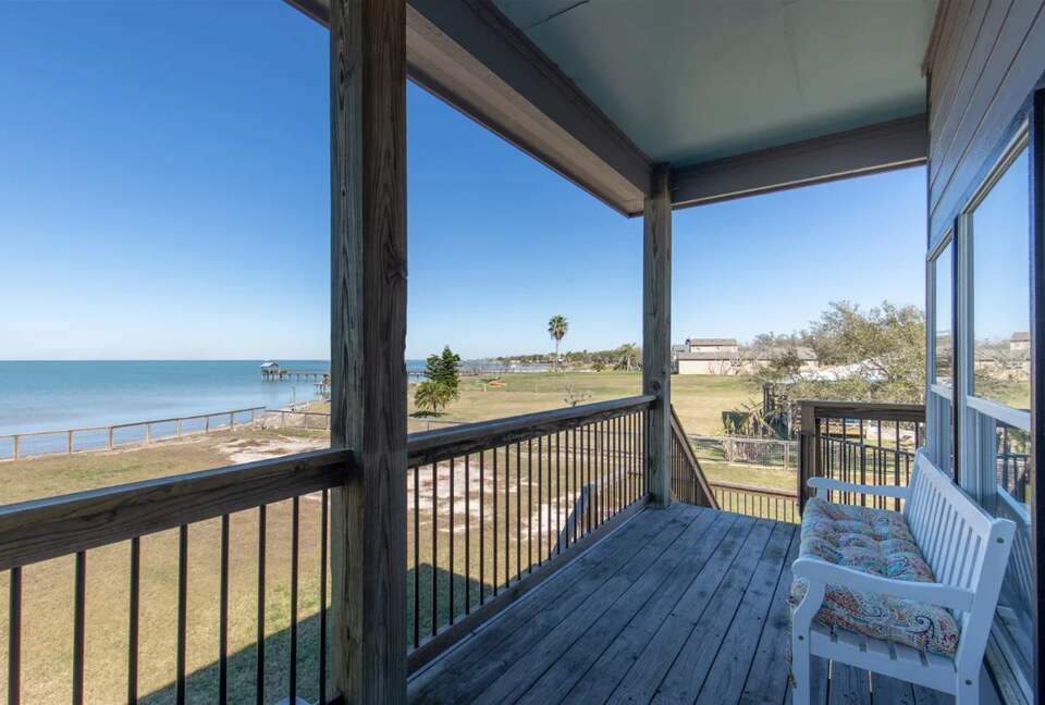 Tequila Sunset | With private pier and hot tub - Rockport, Texas