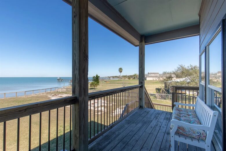 Tequila Sunset | With private pier and hot tub - Rockport, Texas