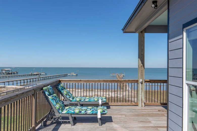 Tequila Sunset | With private pier and hot tub - Rockport, Texas