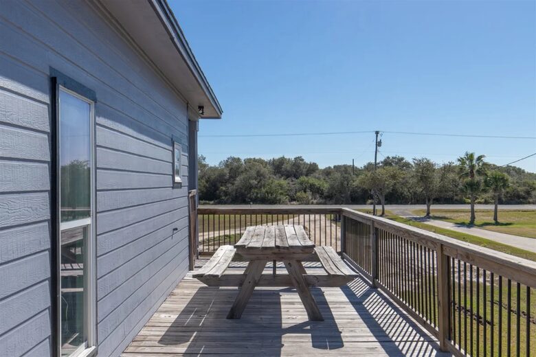 Tequila Sunset | With private pier and hot tub - Rockport, Texas