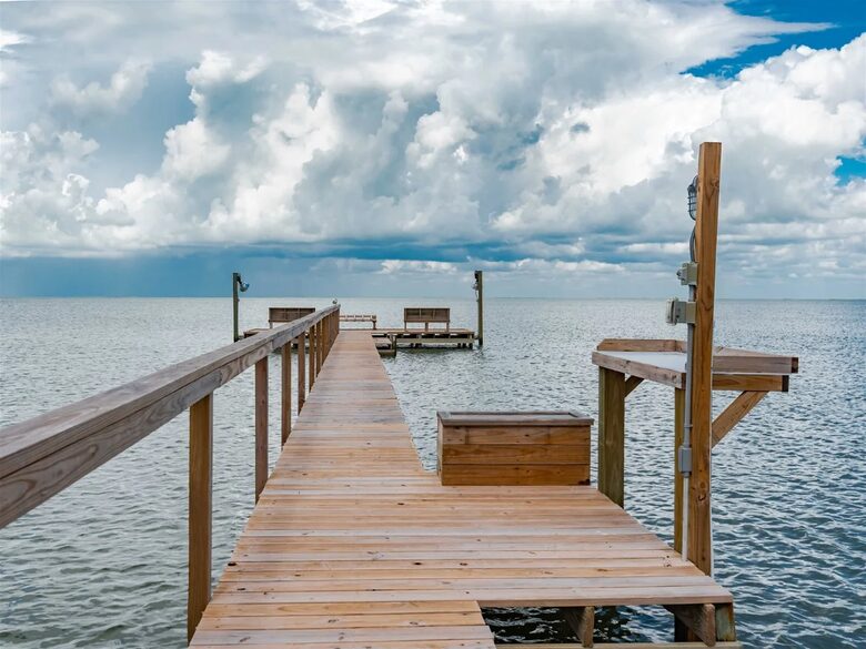 Tequila Sunset | With private pier and hot tub - Rockport, Texas