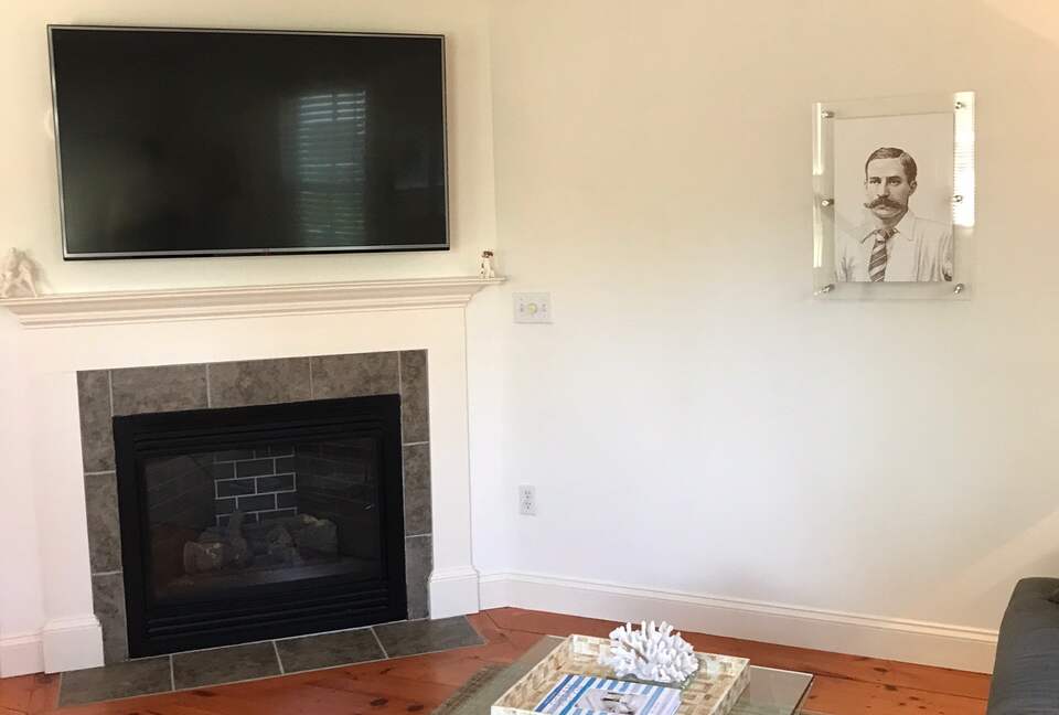 The Mary Alden | Charming New England Getaway - Provincetown, Massachusetts