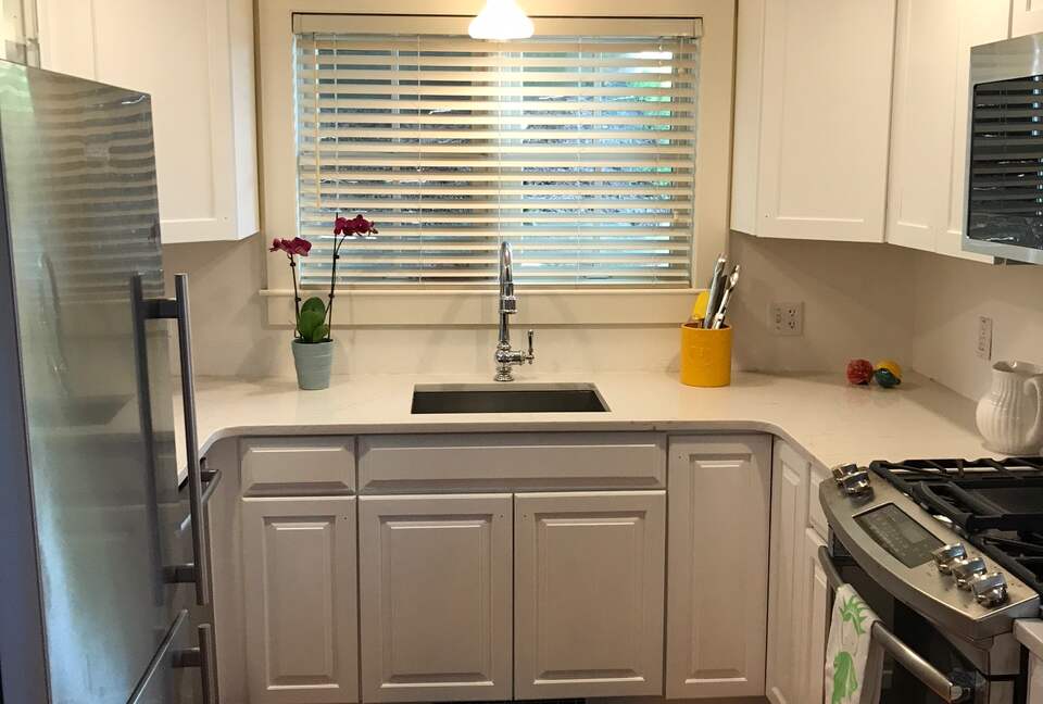 The Mary Alden | Charming New England Getaway - Provincetown, Massachusetts