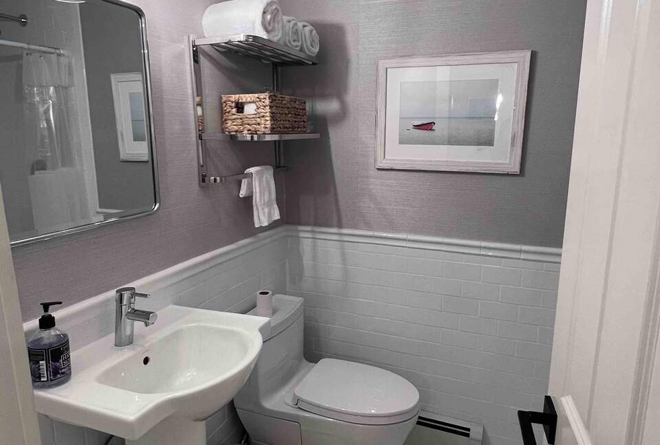 The Mary Alden | Charming New England Getaway - Provincetown, Massachusetts