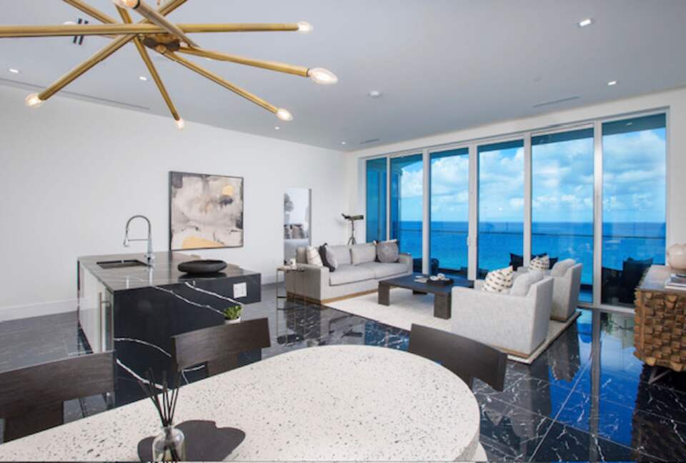 FIN | Three Bedroom Single Level Residence | International Property Award Winner - George Town, Cayman Islands