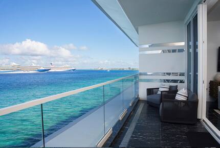 FIN | Three Bedroom Single Level Residence | International Property Award Winner - George Town, Cayman Islands