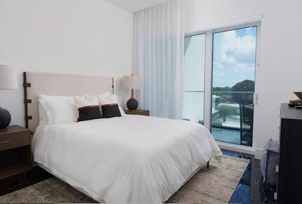 FIN | Three Bedroom Single Level Residence | International Property Award Winner - George Town, Cayman Islands