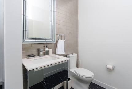 FIN | Three Bedroom Single Level Residence | International Property Award Winner - George Town, Cayman Islands