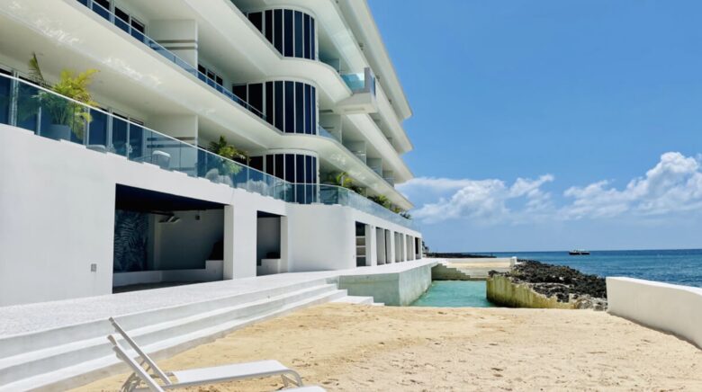 FIN | Three Bedroom Single Level Residence | International Property Award Winner - George Town, Cayman Islands