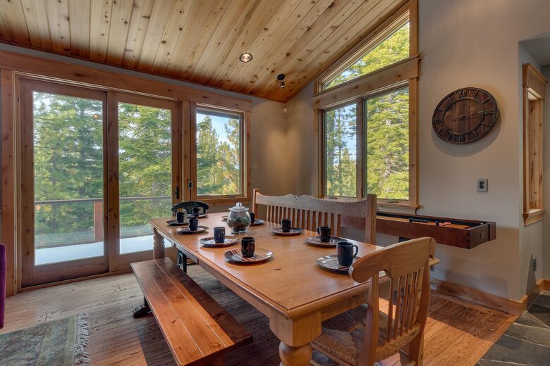 Timber Lodge | With arcade, foosball, spa, 5 minutes to Heavenly Ski Resort - South Lake Tahoe, California