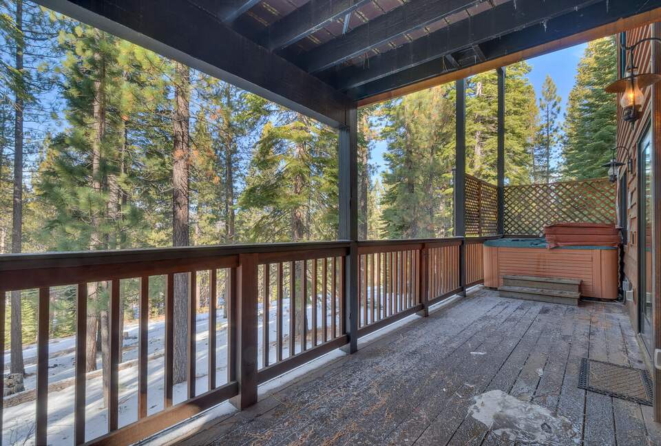 Timber Lodge | With arcade, foosball, spa, 5 minutes to Heavenly Ski Resort - South Lake Tahoe, California