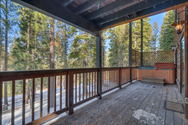 Timber Lodge | With arcade, foosball, spa, 5 minutes to Heavenly Ski Resort - South Lake Tahoe, California