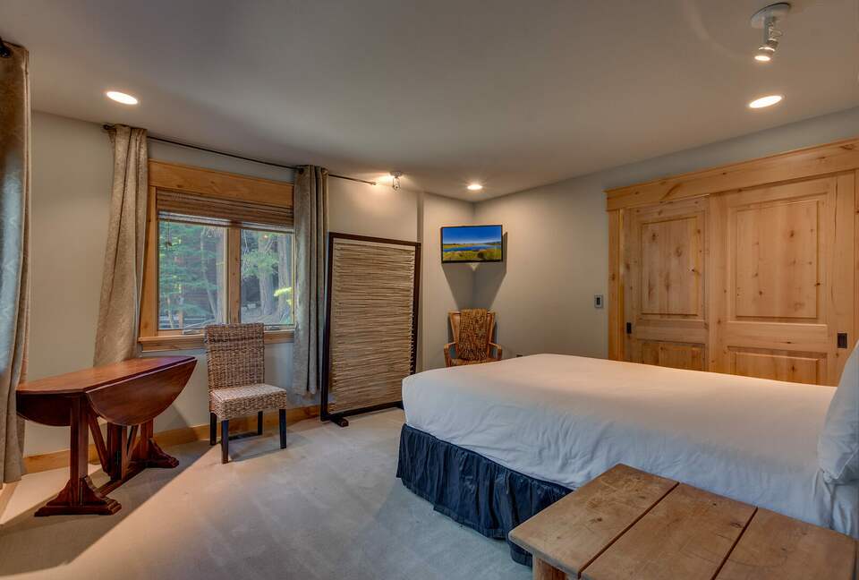 Timber Lodge | With arcade, foosball, spa, 5 minutes to Heavenly Ski Resort - South Lake Tahoe, California
