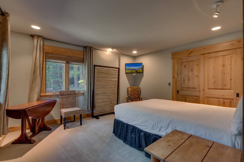 Timber Lodge | With arcade, foosball, spa, 5 minutes to Heavenly Ski Resort - South Lake Tahoe, California