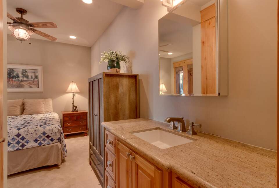 Timber Lodge | With arcade, foosball, spa, 5 minutes to Heavenly Ski Resort - South Lake Tahoe, California