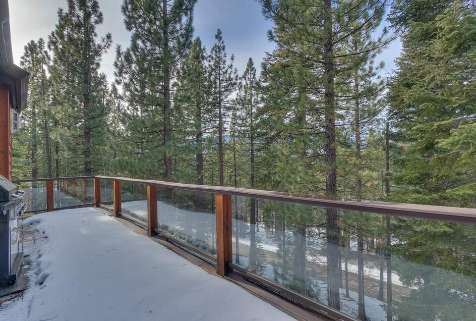 Timber Lodge | With arcade, foosball, spa, 5 minutes to Heavenly Ski Resort - South Lake Tahoe, California