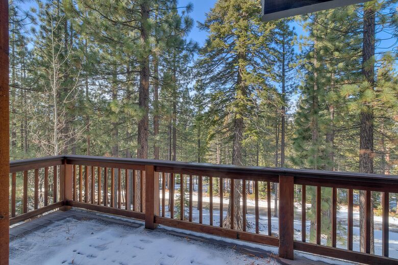Timber Lodge | With arcade, foosball, spa, 5 minutes to Heavenly Ski Resort - South Lake Tahoe, California