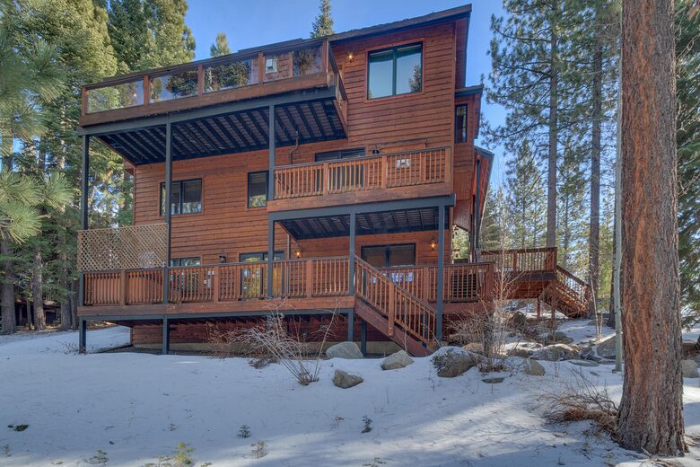 Timber Lodge | With arcade, foosball, spa, 5 minutes to Heavenly Ski Resort - South Lake Tahoe, California