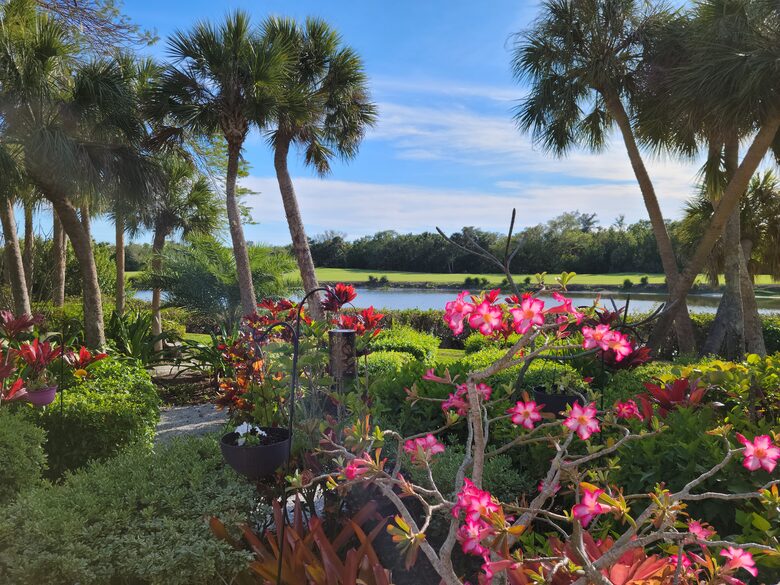 Sanibel Retreat on a Resort Island | Private country club golf course - Sanibel, Florida