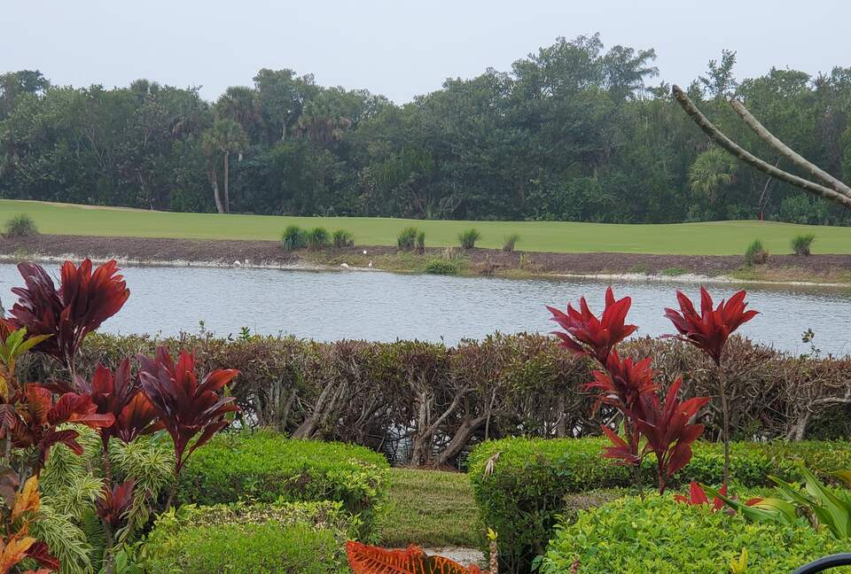 Sanibel Retreat on a Resort Island | Private country club golf course - Sanibel, Florida