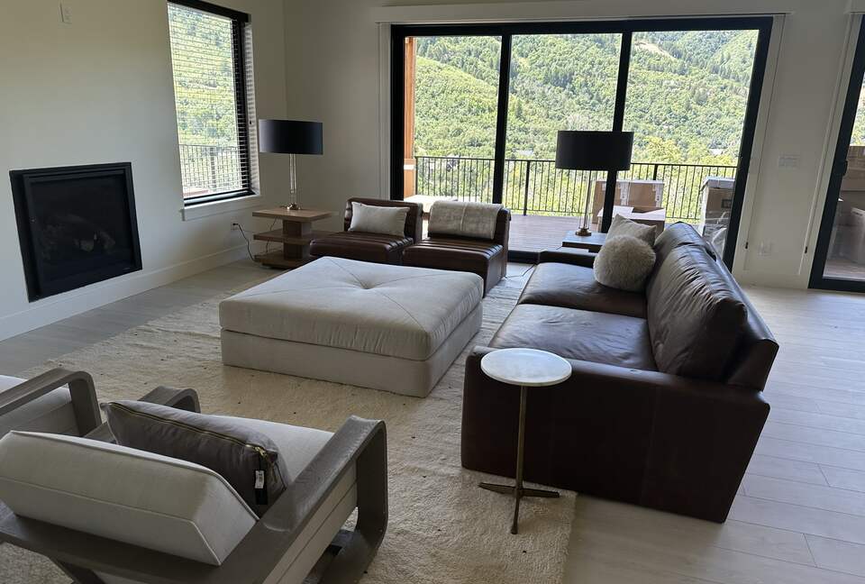 Lovely home overlooking the stunning Nordic Mountain Ski Resort - Eden, Utah