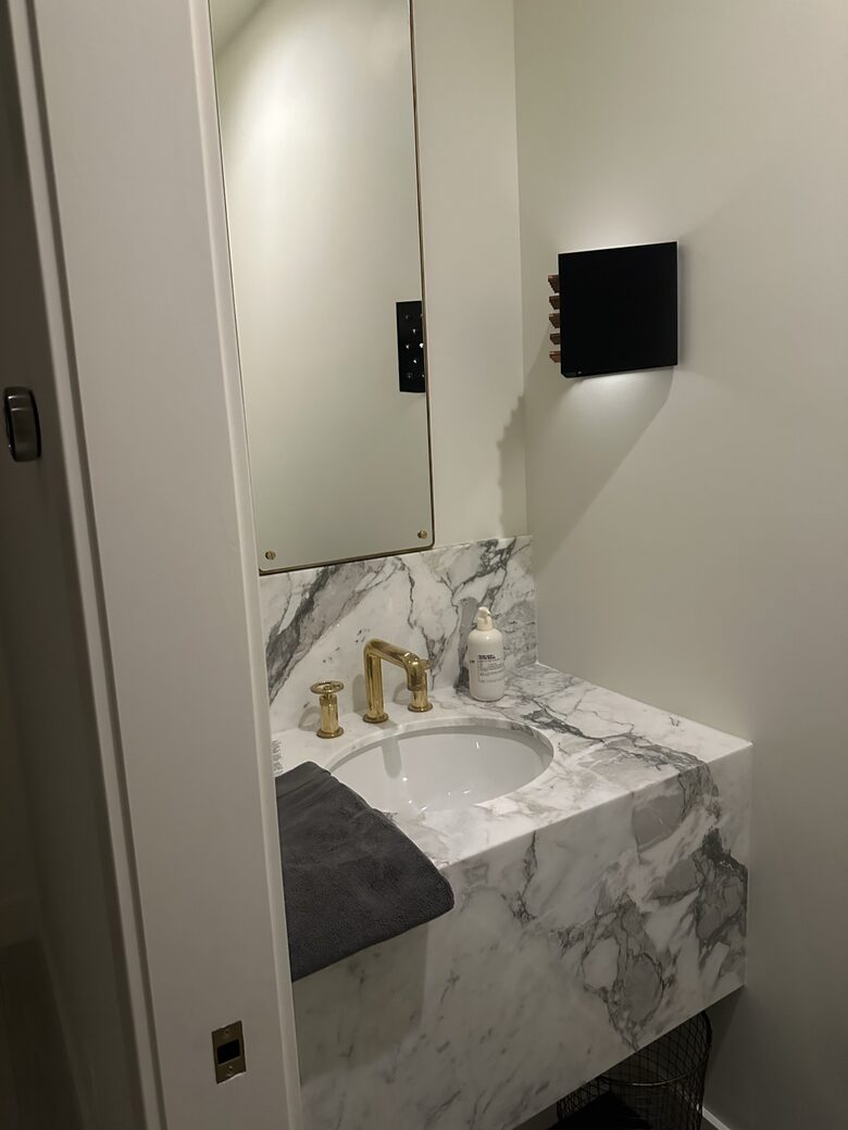 Lovely home overlooking the stunning Nordic Mountain Ski Resort - Eden, Utah