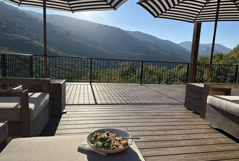 Lovely home overlooking the stunning Nordic Mountain Ski Resort - Eden, Utah