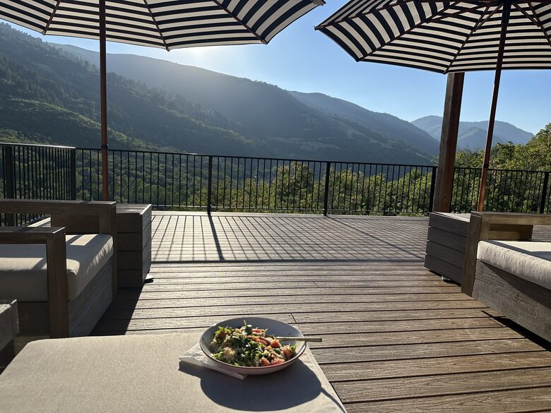 Lovely home overlooking the stunning Nordic Mountain Ski Resort - Eden, Utah