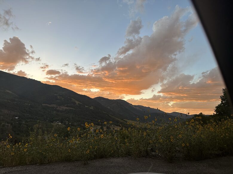 Lovely home overlooking the stunning Nordic Mountain Ski Resort - Eden, Utah