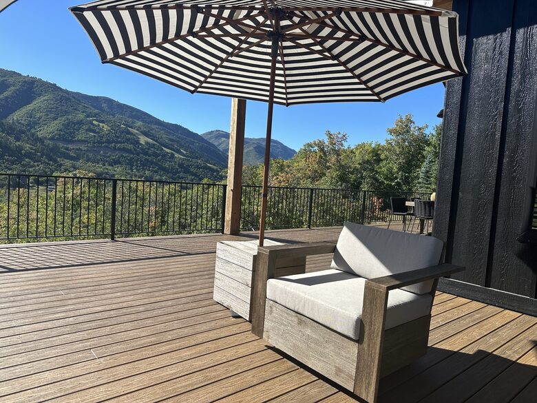 Lovely home overlooking the stunning Nordic Mountain Ski Resort - Eden, Utah