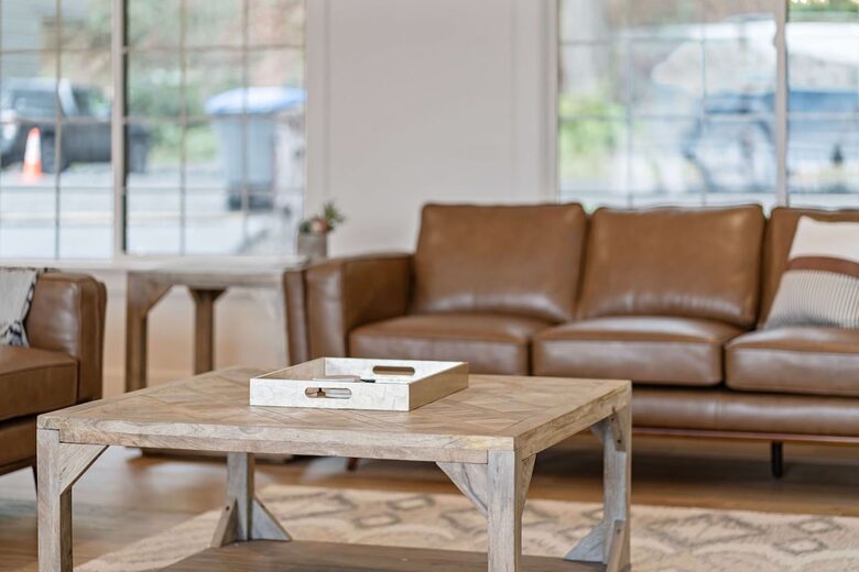 Luxury Hood Canal Beachfront Home w/ Large Deck & Kayaks! - Belfair, Washington