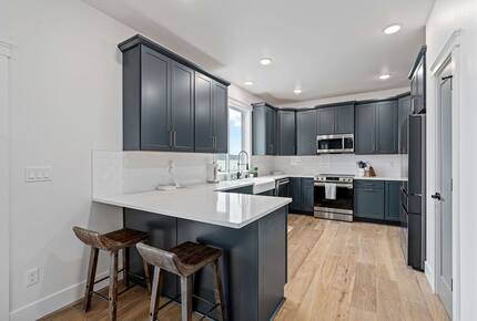 Luxury Hood Canal Beachfront Home w/ Large Deck & Kayaks! - Belfair, Washington