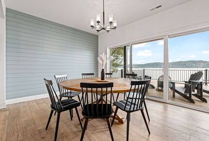 Luxury Hood Canal Beachfront Home w/ Large Deck & Kayaks! - Belfair, Washington